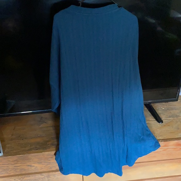 Cardigan - Picture 2 of 4